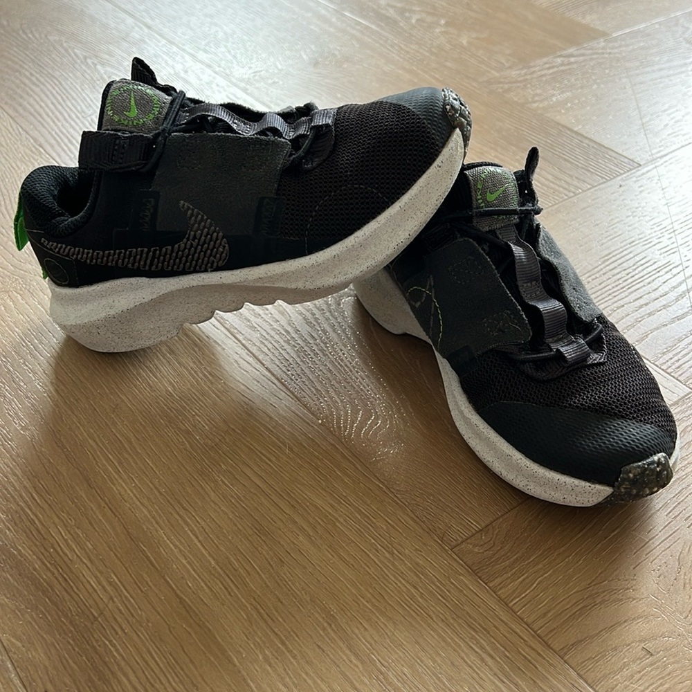 Kids Nike 11.5 - Great Used Condition